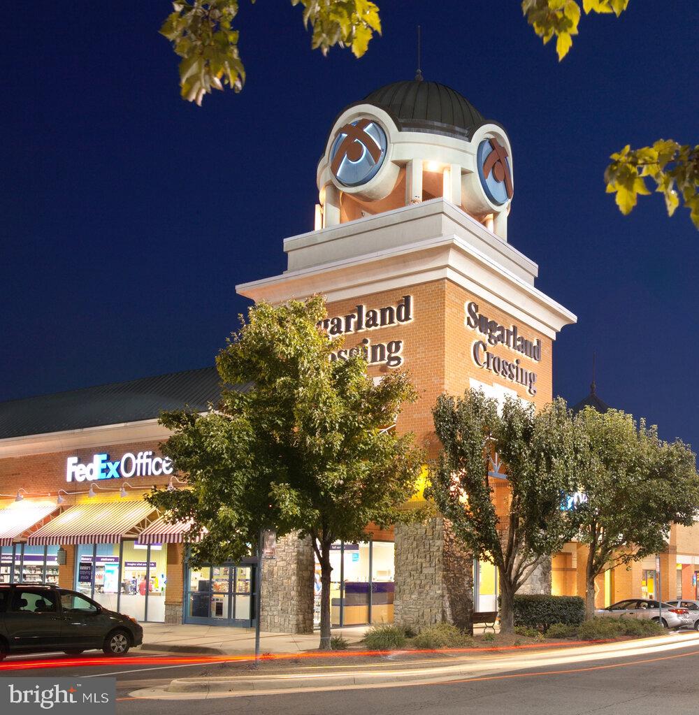 12183 HOLLY KNOLL CIR, GREAT FALLS, Virginia 22066, 4 Bedrooms Bedrooms, ,3 BathroomsBathrooms,Residential,For sale,12183 HOLLY KNOLL CIR,VAFX2292600 MLS # VAFX2292600