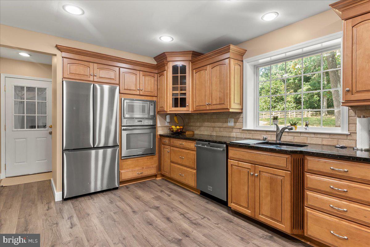 12183 HOLLY KNOLL CIR, GREAT FALLS, Virginia 22066, 4 Bedrooms Bedrooms, ,3 BathroomsBathrooms,Residential,For sale,12183 HOLLY KNOLL CIR,VAFX2292600 MLS # VAFX2292600