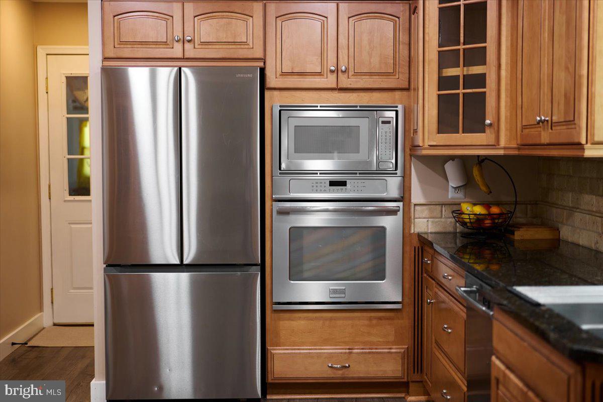 12183 HOLLY KNOLL CIR, GREAT FALLS, Virginia 22066, 4 Bedrooms Bedrooms, ,3 BathroomsBathrooms,Residential,For sale,12183 HOLLY KNOLL CIR,VAFX2292600 MLS # VAFX2292600