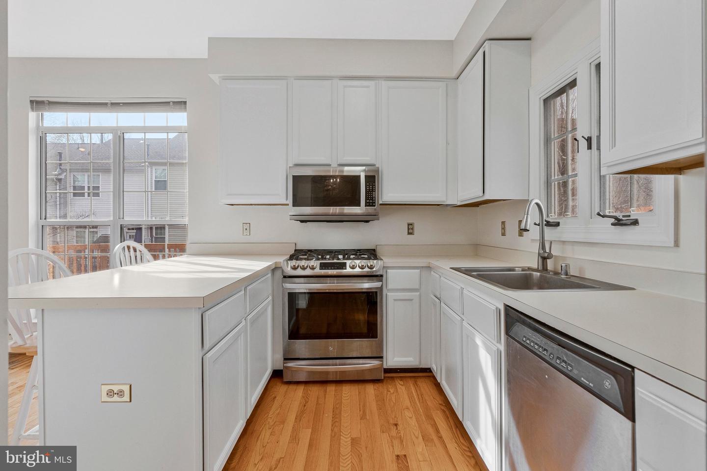 20572 WILLOUGHBY SQ, STERLING, Virginia 20165, 3 Bedrooms Bedrooms, ,2 BathroomsBathrooms,Residential,For sale,20572 WILLOUGHBY SQ,VALO2116896 MLS # VALO2116896