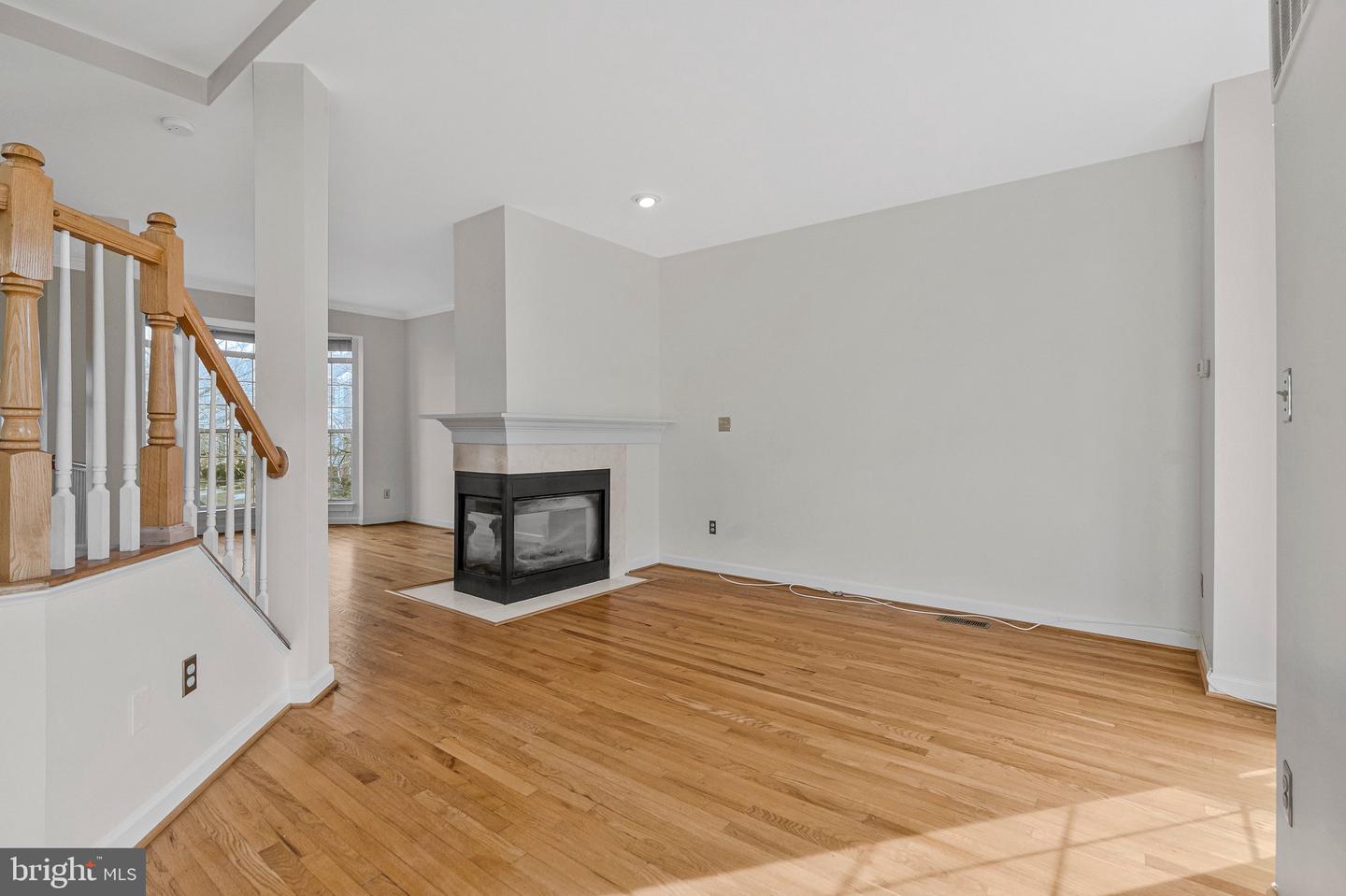 20572 WILLOUGHBY SQ, STERLING, Virginia 20165, 3 Bedrooms Bedrooms, ,2 BathroomsBathrooms,Residential,For sale,20572 WILLOUGHBY SQ,VALO2116896 MLS # VALO2116896