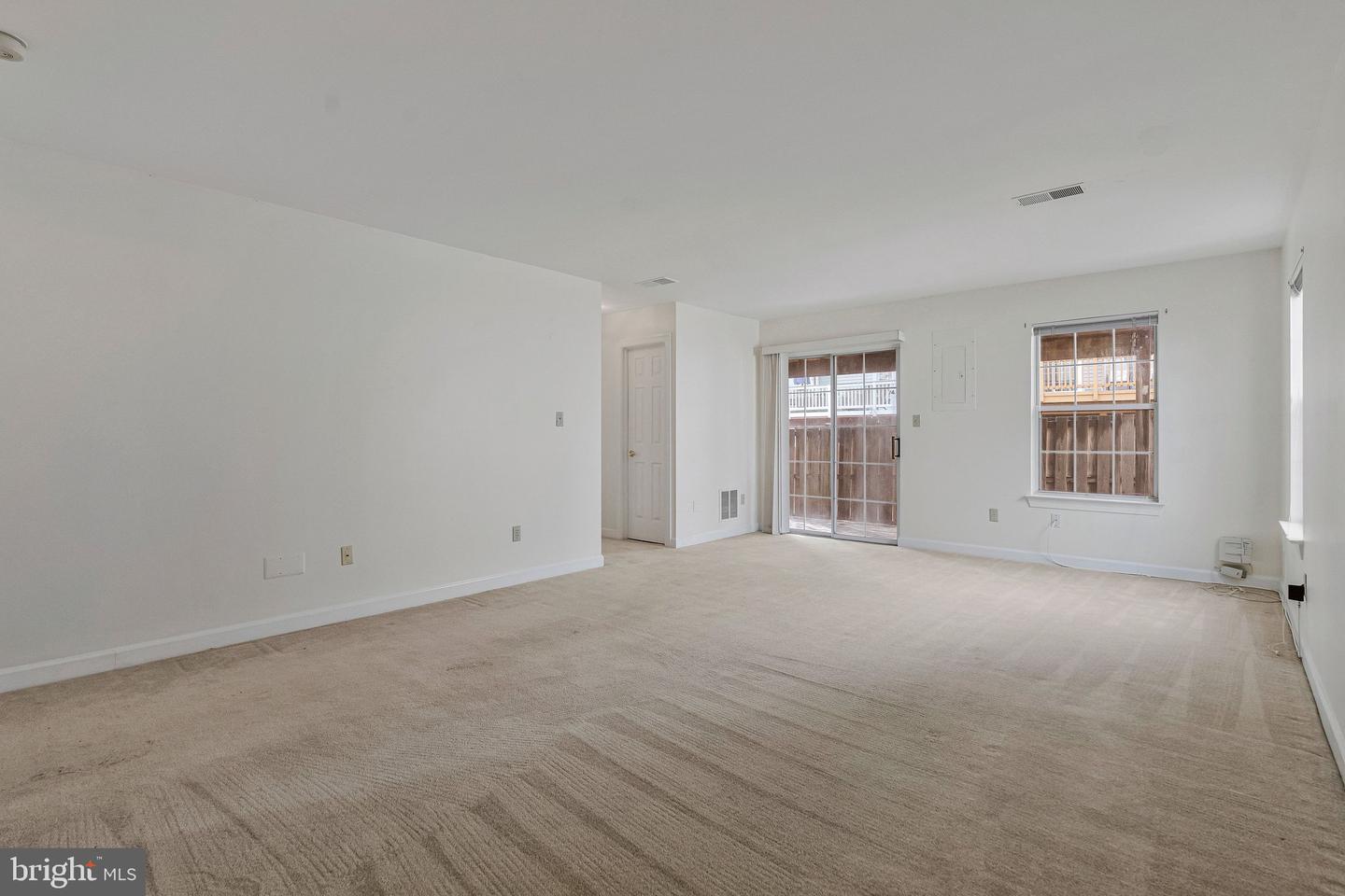 20572 WILLOUGHBY SQ, STERLING, Virginia 20165, 3 Bedrooms Bedrooms, ,2 BathroomsBathrooms,Residential,For sale,20572 WILLOUGHBY SQ,VALO2116896 MLS # VALO2116896