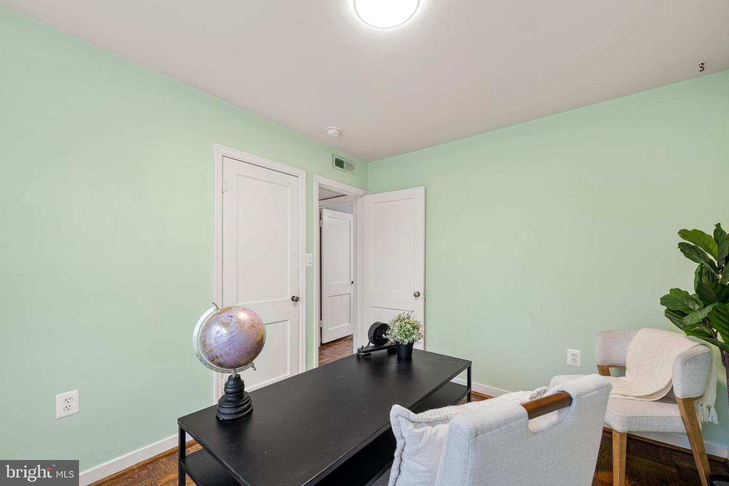 6613 POTOMAC AVE #A2, ALEXANDRIA, Virginia 22307, 2 Bedrooms Bedrooms, ,1 BathroomBathrooms,Residential,For sale,6613 POTOMAC AVE #A2,VAFX2293416 MLS # VAFX2293416