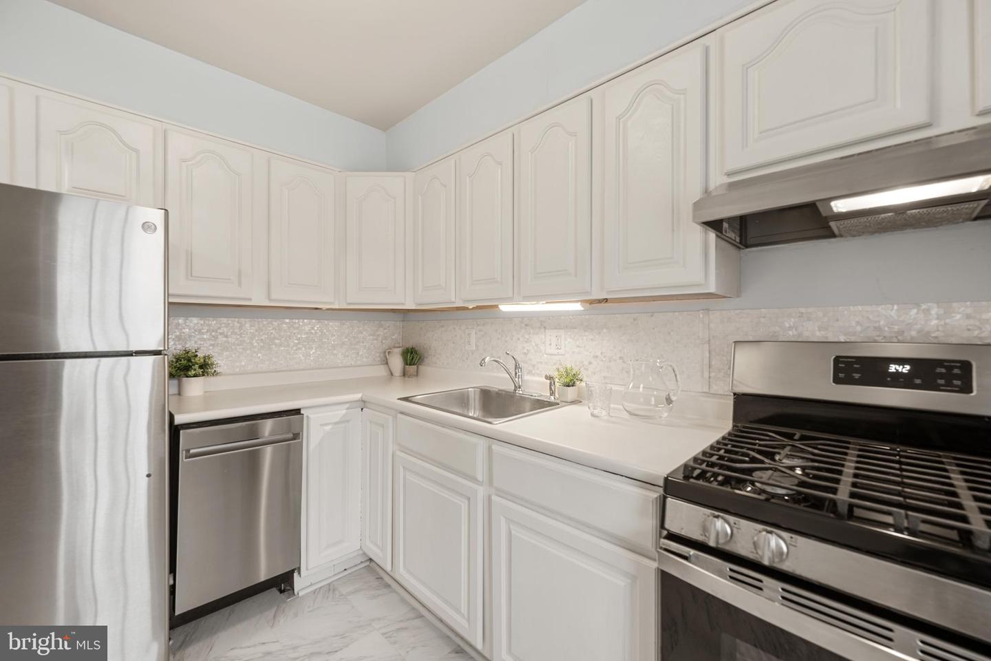 6613 POTOMAC AVE #A2, ALEXANDRIA, Virginia 22307, 2 Bedrooms Bedrooms, ,1 BathroomBathrooms,Residential,For sale,6613 POTOMAC AVE #A2,VAFX2293416 MLS # VAFX2293416