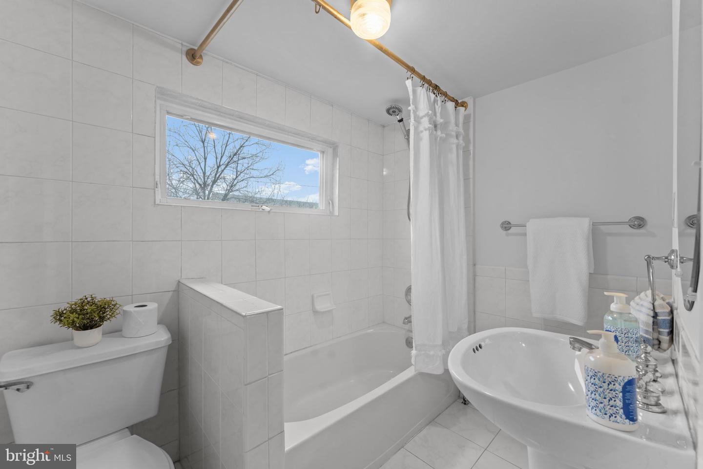 635 23RD ST S, ARLINGTON, Virginia 22202, 4 Bedrooms Bedrooms, ,2 BathroomsBathrooms,Residential,For sale,635 23RD ST S,VAAR2069520 MLS # VAAR2069520