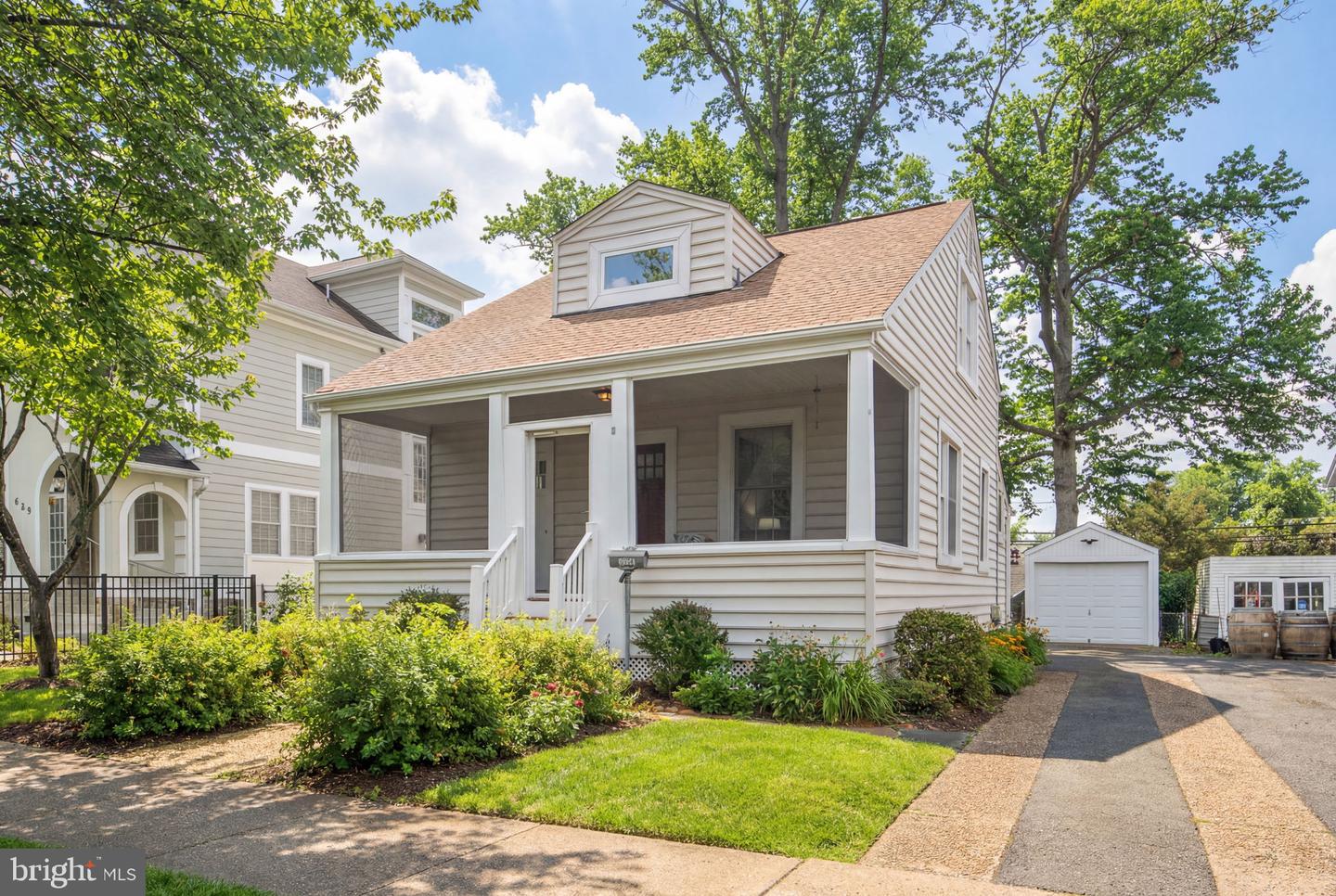 635 23RD ST S, ARLINGTON, Virginia 22202, 4 Bedrooms Bedrooms, ,2 BathroomsBathrooms,Residential,For sale,635 23RD ST S,VAAR2069520 MLS # VAAR2069520