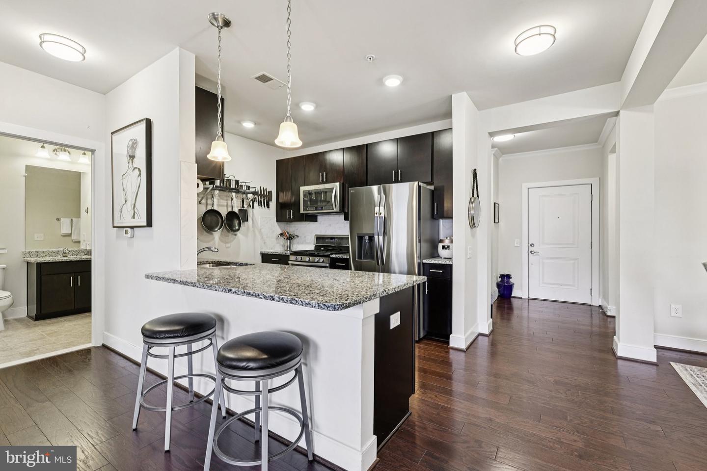 2907 BLEEKER ST #3-206, FAIRFAX, Virginia 22031, 2 Bedrooms Bedrooms, ,2 BathroomsBathrooms,Residential,For sale,2907 BLEEKER ST #3-206,VAFX2293634 MLS # VAFX2293634