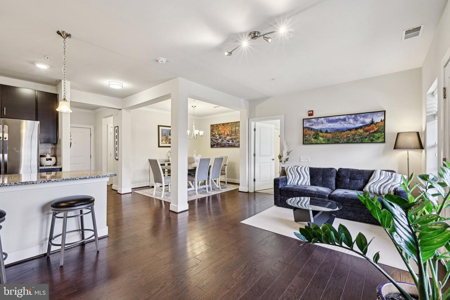 2907 BLEEKER ST #3-206, FAIRFAX, Virginia 22031, 2 Bedrooms Bedrooms, ,2 BathroomsBathrooms,Residential,For sale,2907 BLEEKER ST #3-206,VAFX2293634 MLS # VAFX2293634