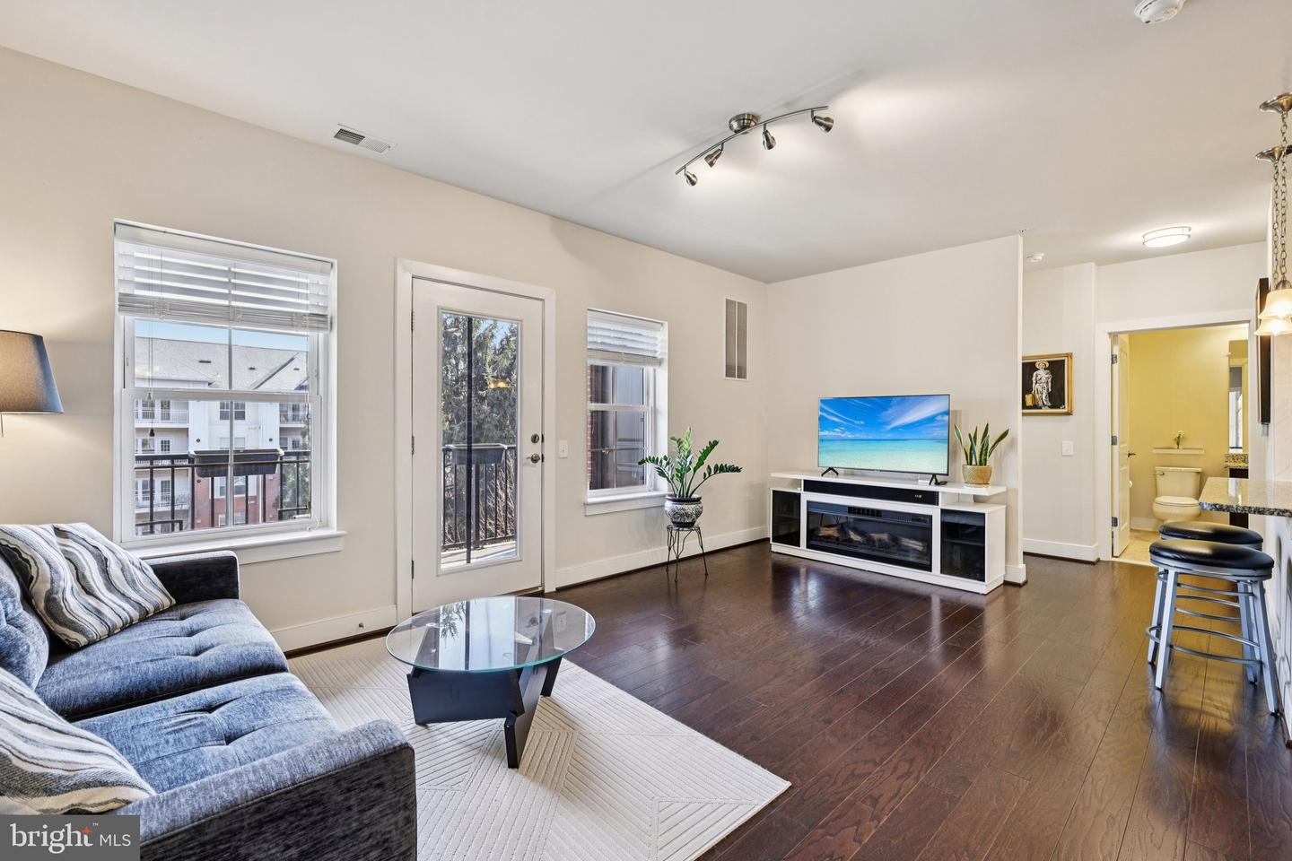 2907 BLEEKER ST #3-206, FAIRFAX, Virginia 22031, 2 Bedrooms Bedrooms, ,2 BathroomsBathrooms,Residential,For sale,2907 BLEEKER ST #3-206,VAFX2293634 MLS # VAFX2293634