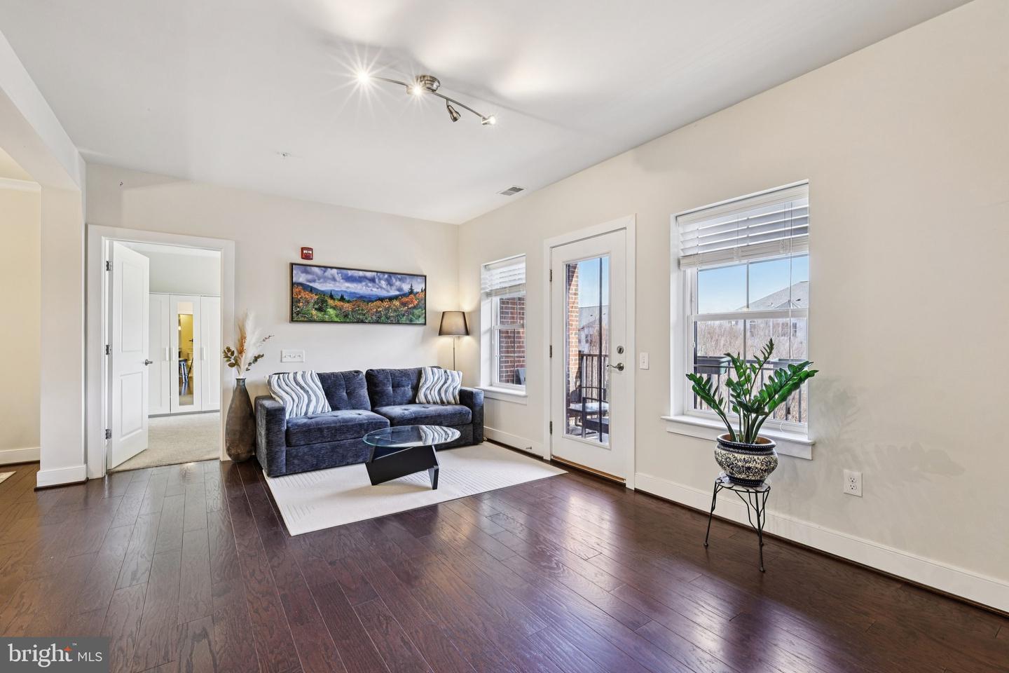 2907 BLEEKER ST #3-206, FAIRFAX, Virginia 22031, 2 Bedrooms Bedrooms, ,2 BathroomsBathrooms,Residential,For sale,2907 BLEEKER ST #3-206,VAFX2293634 MLS # VAFX2293634