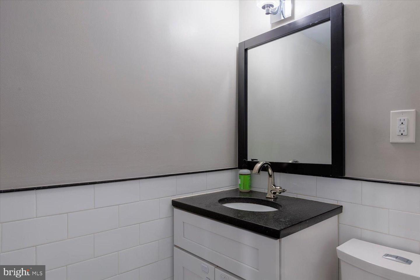 212 5TH ST NE, WASHINGTON, District Of Columbia 20002, 5 Bedrooms Bedrooms, 9 Rooms Rooms,3 BathroomsBathrooms,Residential,For sale,212 5TH ST NE,DCDC2248614 MLS # DCDC2248614