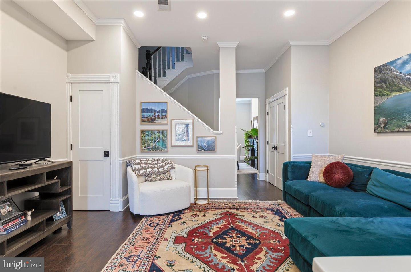 212 5TH ST NE, WASHINGTON, District Of Columbia 20002, 5 Bedrooms Bedrooms, 9 Rooms Rooms,3 BathroomsBathrooms,Residential,For sale,212 5TH ST NE,DCDC2248614 MLS # DCDC2248614