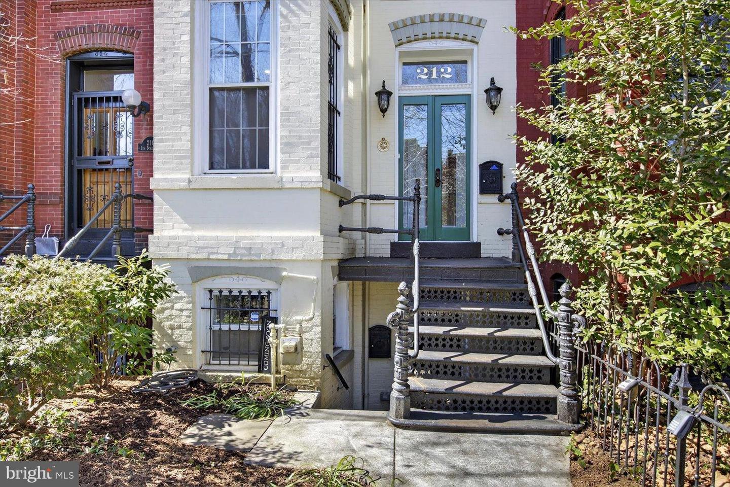 212 5TH ST NE, WASHINGTON, District Of Columbia 20002, 5 Bedrooms Bedrooms, 9 Rooms Rooms,3 BathroomsBathrooms,Residential,For sale,212 5TH ST NE,DCDC2248614 MLS # DCDC2248614