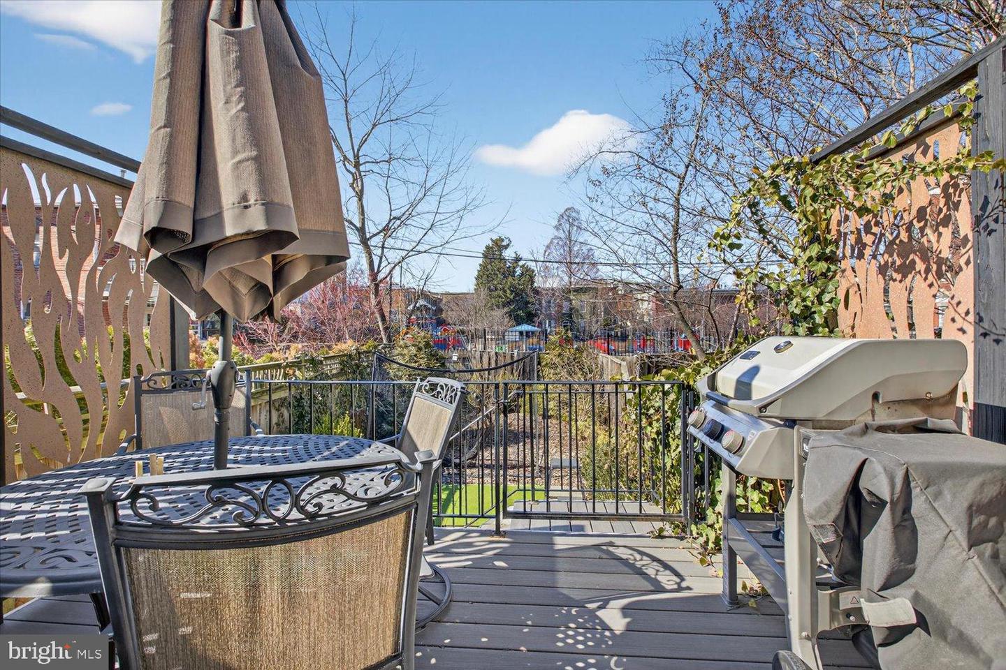 212 5TH ST NE, WASHINGTON, District Of Columbia 20002, 5 Bedrooms Bedrooms, 9 Rooms Rooms,3 BathroomsBathrooms,Residential,For sale,212 5TH ST NE,DCDC2248614 MLS # DCDC2248614