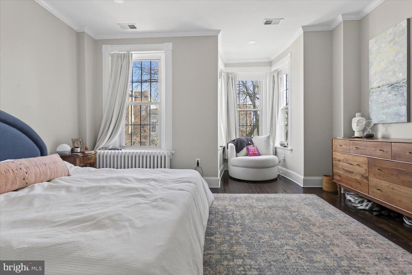 212 5TH ST NE, WASHINGTON, District Of Columbia 20002, 5 Bedrooms Bedrooms, 9 Rooms Rooms,3 BathroomsBathrooms,Residential,For sale,212 5TH ST NE,DCDC2248614 MLS # DCDC2248614