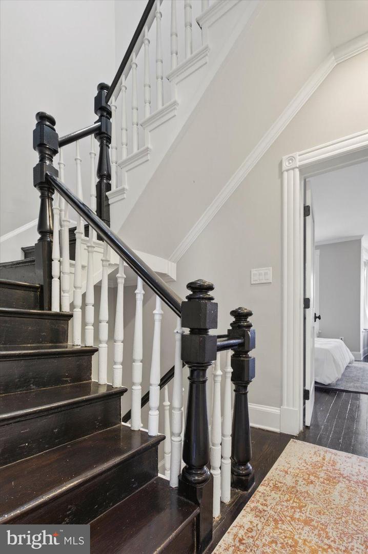 212 5TH ST NE, WASHINGTON, District Of Columbia 20002, 5 Bedrooms Bedrooms, 9 Rooms Rooms,3 BathroomsBathrooms,Residential,For sale,212 5TH ST NE,DCDC2248614 MLS # DCDC2248614