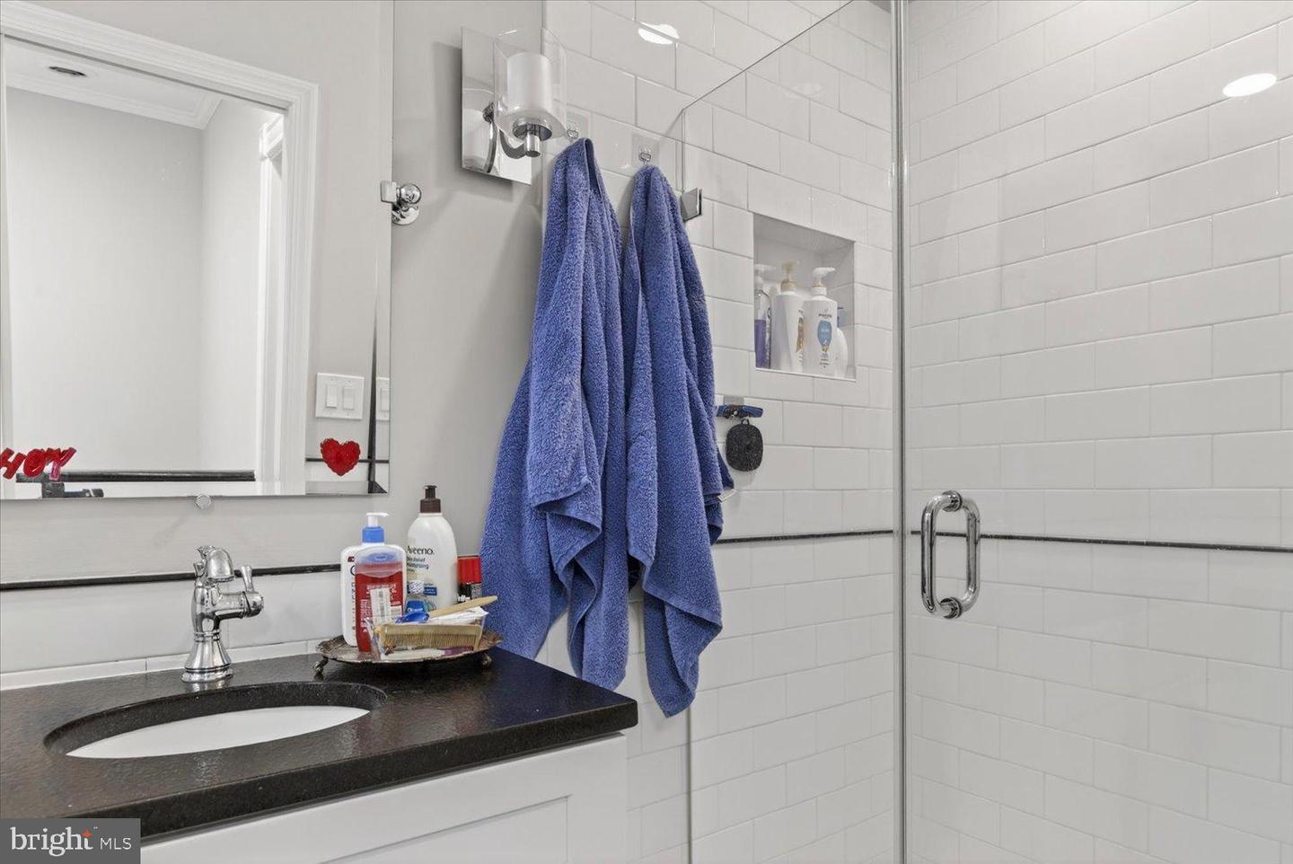 212 5TH ST NE, WASHINGTON, District Of Columbia 20002, 5 Bedrooms Bedrooms, 9 Rooms Rooms,3 BathroomsBathrooms,Residential,For sale,212 5TH ST NE,DCDC2248614 MLS # DCDC2248614