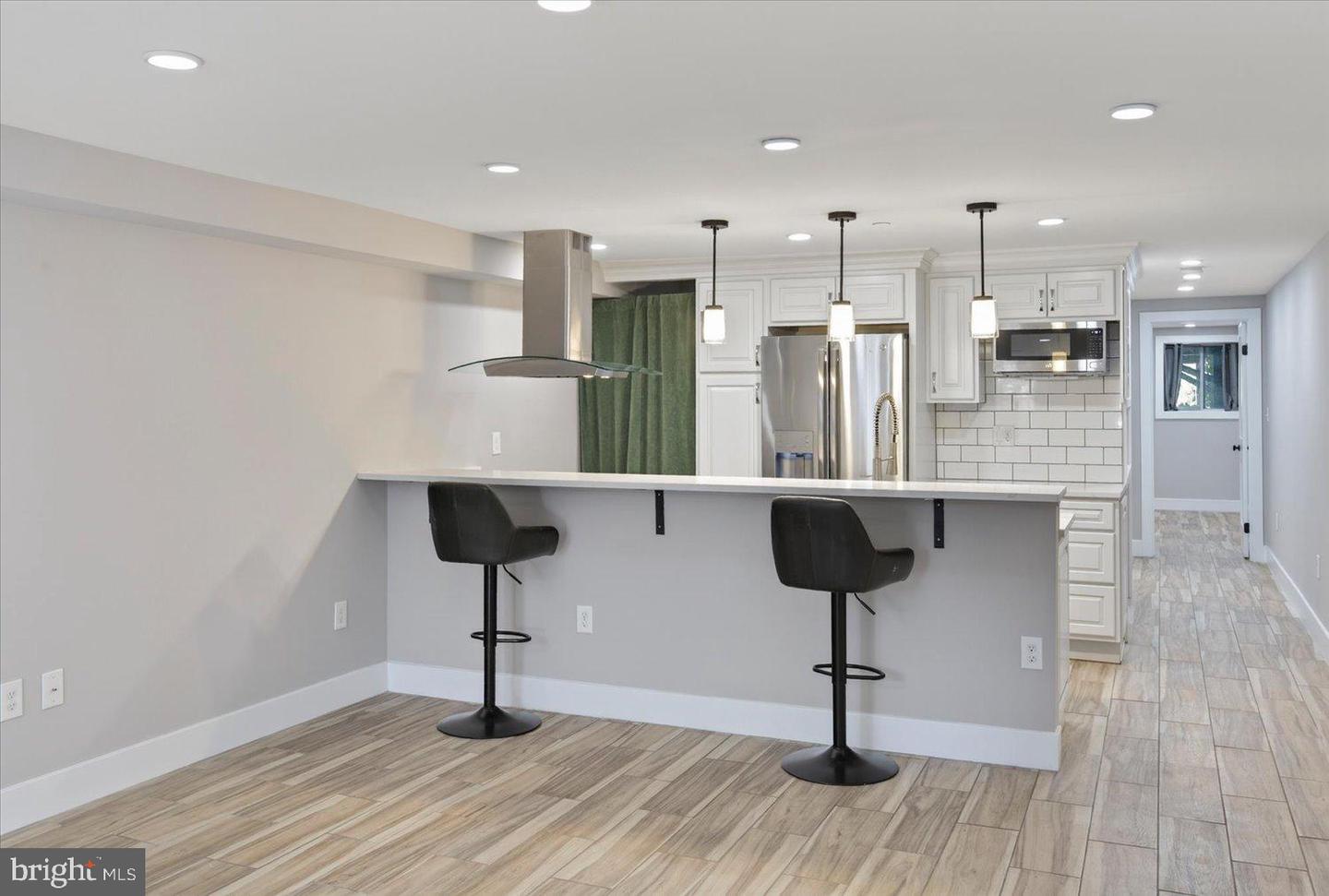 212 5TH ST NE, WASHINGTON, District Of Columbia 20002, 5 Bedrooms Bedrooms, 9 Rooms Rooms,3 BathroomsBathrooms,Residential,For sale,212 5TH ST NE,DCDC2248614 MLS # DCDC2248614