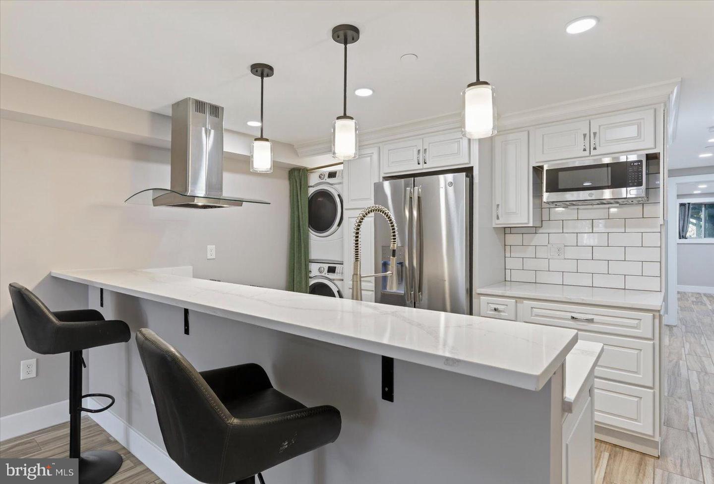 212 5TH ST NE, WASHINGTON, District Of Columbia 20002, 5 Bedrooms Bedrooms, 9 Rooms Rooms,3 BathroomsBathrooms,Residential,For sale,212 5TH ST NE,DCDC2248614 MLS # DCDC2248614