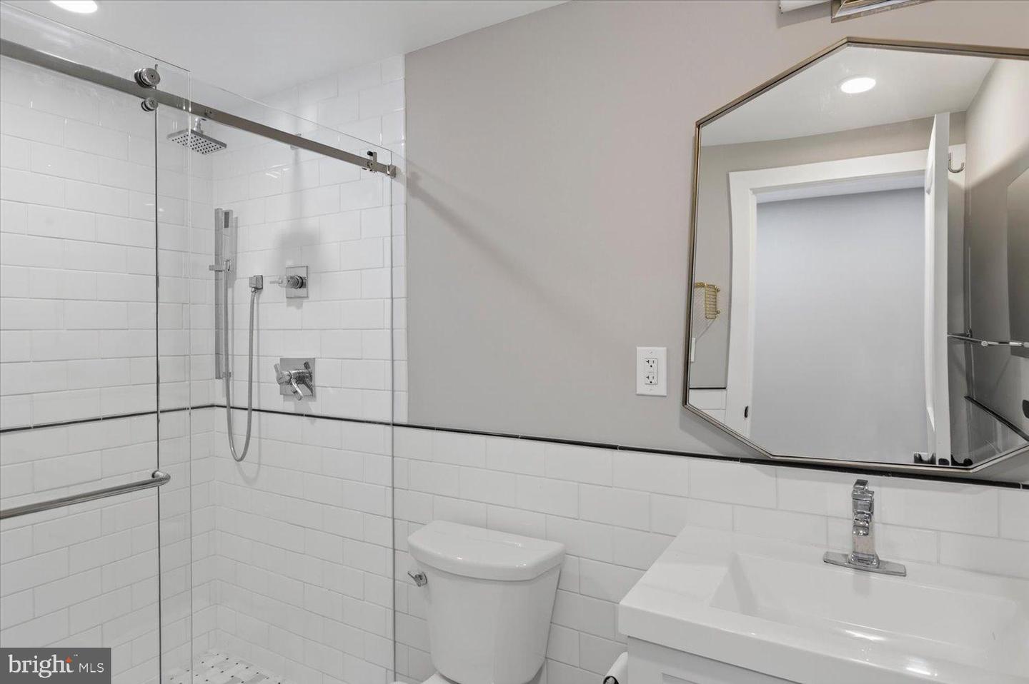 212 5TH ST NE, WASHINGTON, District Of Columbia 20002, 5 Bedrooms Bedrooms, 9 Rooms Rooms,3 BathroomsBathrooms,Residential,For sale,212 5TH ST NE,DCDC2248614 MLS # DCDC2248614