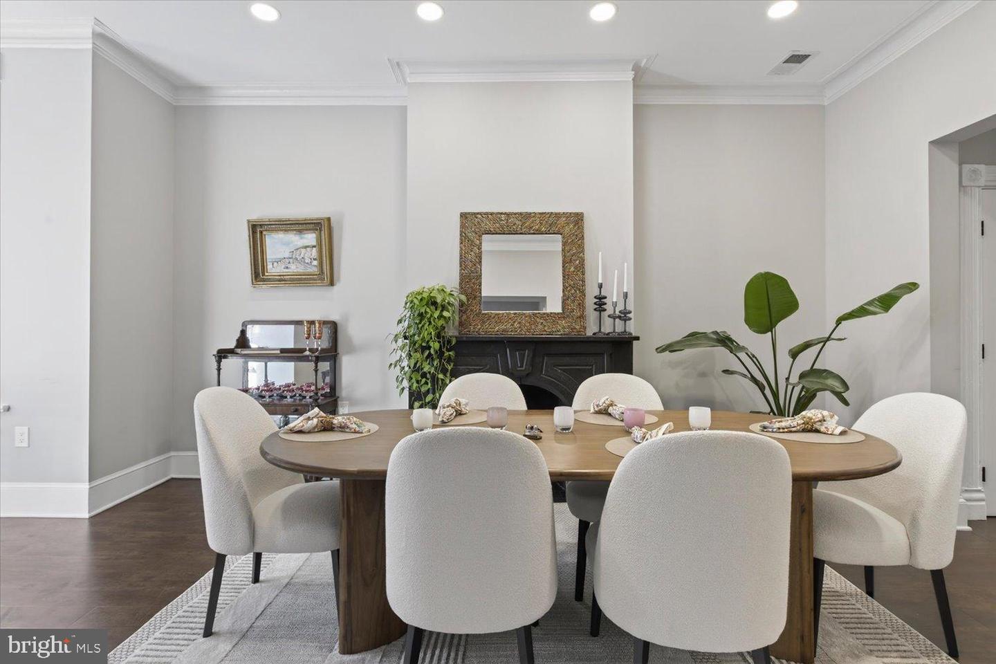 212 5TH ST NE, WASHINGTON, District Of Columbia 20002, 5 Bedrooms Bedrooms, 9 Rooms Rooms,3 BathroomsBathrooms,Residential,For sale,212 5TH ST NE,DCDC2248614 MLS # DCDC2248614