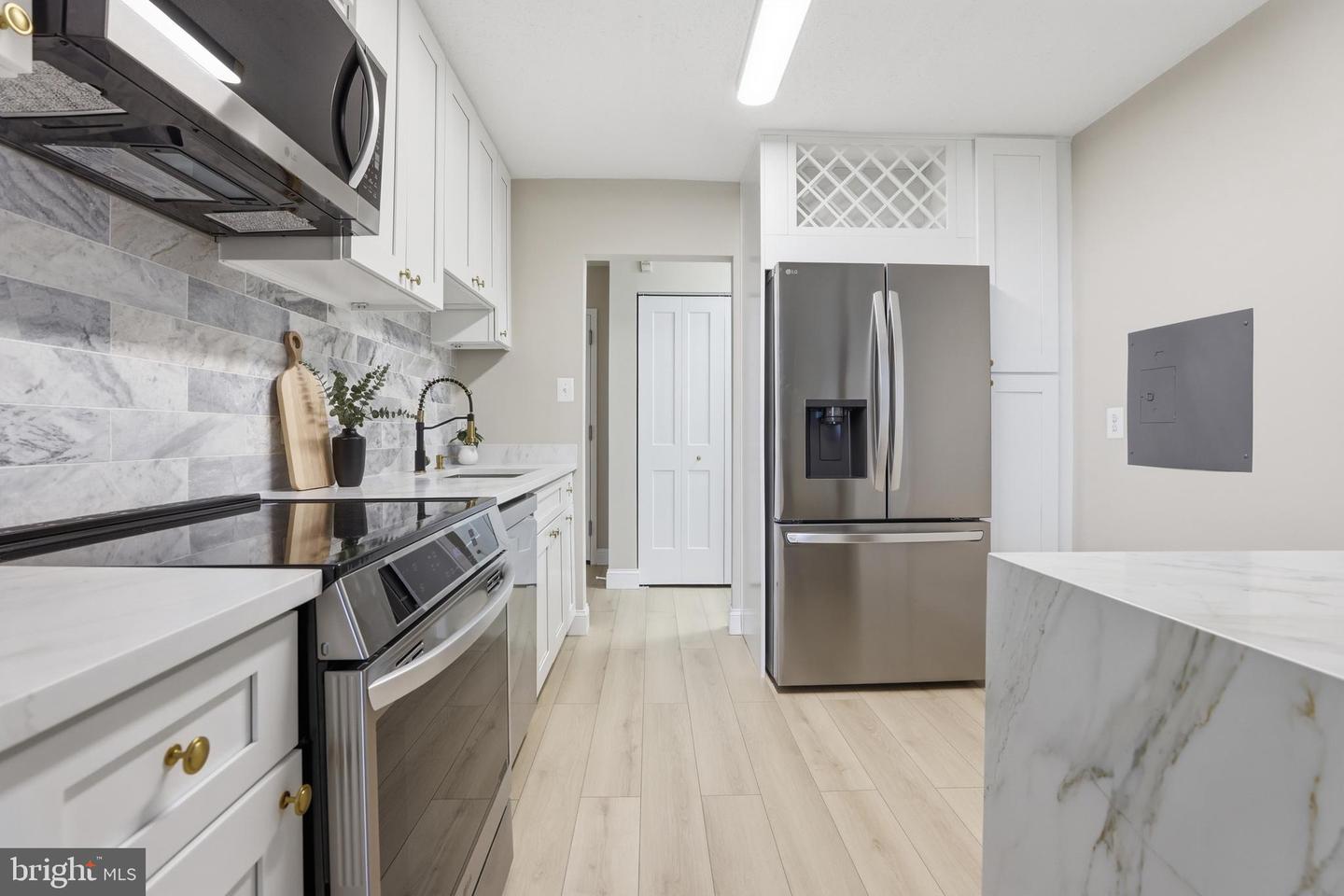 2311 PIMMIT DR #603, FALLS CHURCH, Virginia 22043, 1 Bedroom Bedrooms, ,1 BathroomBathrooms,Residential,For sale,2311 PIMMIT DR #603,VAFX2293730 MLS # VAFX2293730