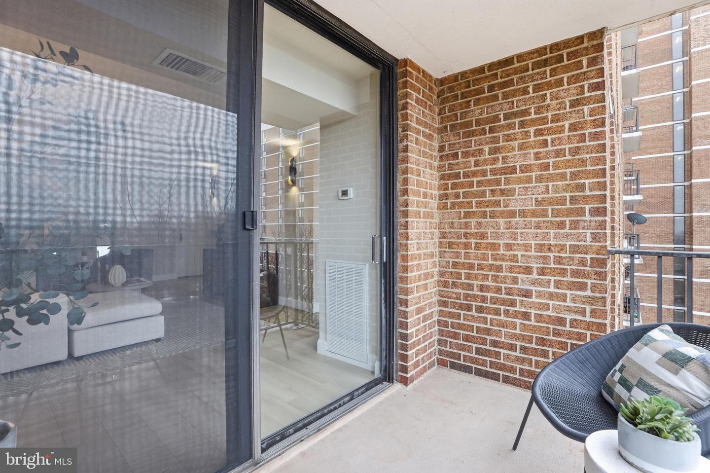 2311 PIMMIT DR #603, FALLS CHURCH, Virginia 22043, 1 Bedroom Bedrooms, ,1 BathroomBathrooms,Residential,For sale,2311 PIMMIT DR #603,VAFX2293730 MLS # VAFX2293730