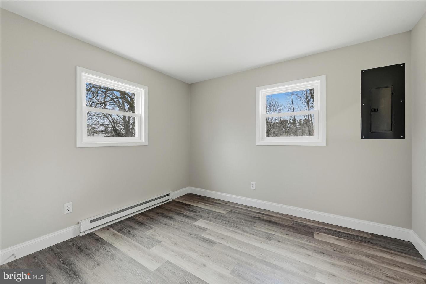 2967 S PLEASANT VALLEY RD, WINCHESTER, Virginia 22601, 3 Bedrooms Bedrooms, ,2 BathroomsBathrooms,Residential,For sale,2967 S PLEASANT VALLEY RD,VAWI2010092 MLS # VAWI2010092