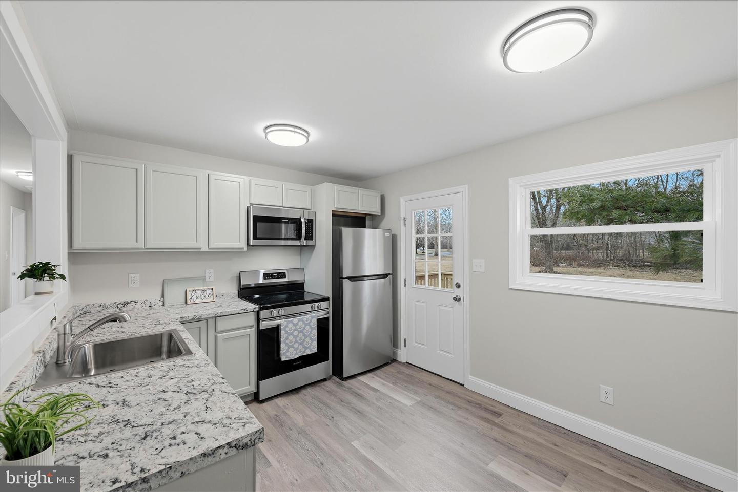 2967 S PLEASANT VALLEY RD, WINCHESTER, Virginia 22601, 3 Bedrooms Bedrooms, ,2 BathroomsBathrooms,Residential,For sale,2967 S PLEASANT VALLEY RD,VAWI2010092 MLS # VAWI2010092