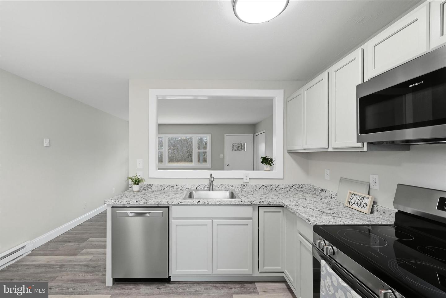 2967 S PLEASANT VALLEY RD, WINCHESTER, Virginia 22601, 3 Bedrooms Bedrooms, ,2 BathroomsBathrooms,Residential,For sale,2967 S PLEASANT VALLEY RD,VAWI2010092 MLS # VAWI2010092