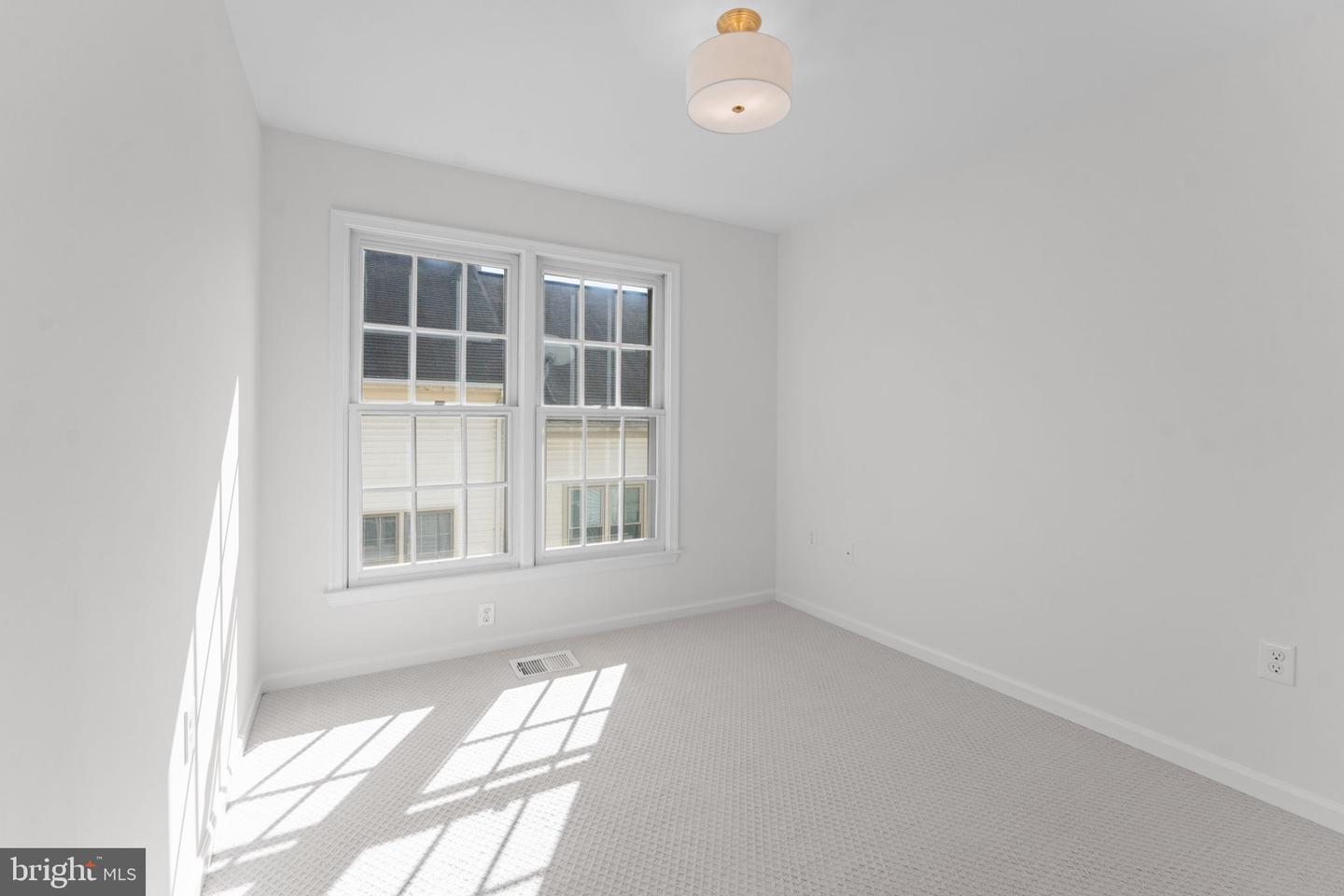 1920 N DANIEL ST, ARLINGTON, Virginia 22201, 3 Bedrooms Bedrooms, ,2 BathroomsBathrooms,Residential,For sale,1920 N DANIEL ST,VAAR2069600 MLS # VAAR2069600