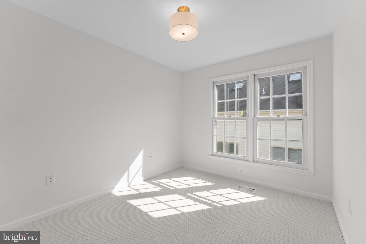 1920 N DANIEL ST, ARLINGTON, Virginia 22201, 3 Bedrooms Bedrooms, ,2 BathroomsBathrooms,Residential,For sale,1920 N DANIEL ST,VAAR2069600 MLS # VAAR2069600