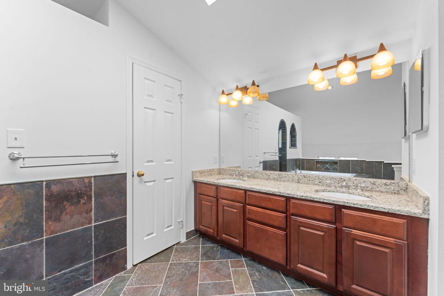 1920 N DANIEL ST, ARLINGTON, Virginia 22201, 3 Bedrooms Bedrooms, ,2 BathroomsBathrooms,Residential,For sale,1920 N DANIEL ST,VAAR2069600 MLS # VAAR2069600