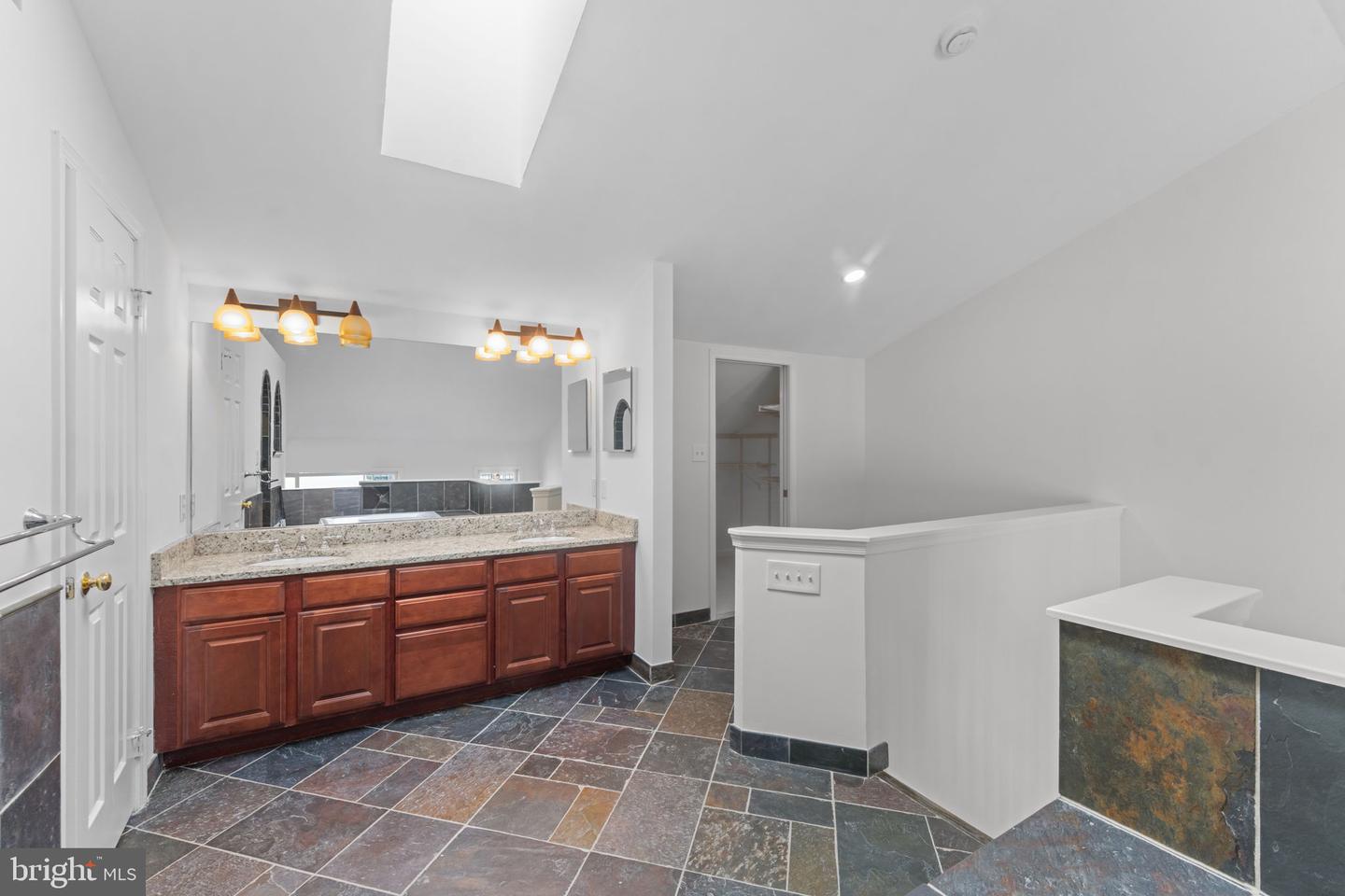 1920 N DANIEL ST, ARLINGTON, Virginia 22201, 3 Bedrooms Bedrooms, ,2 BathroomsBathrooms,Residential,For sale,1920 N DANIEL ST,VAAR2069600 MLS # VAAR2069600