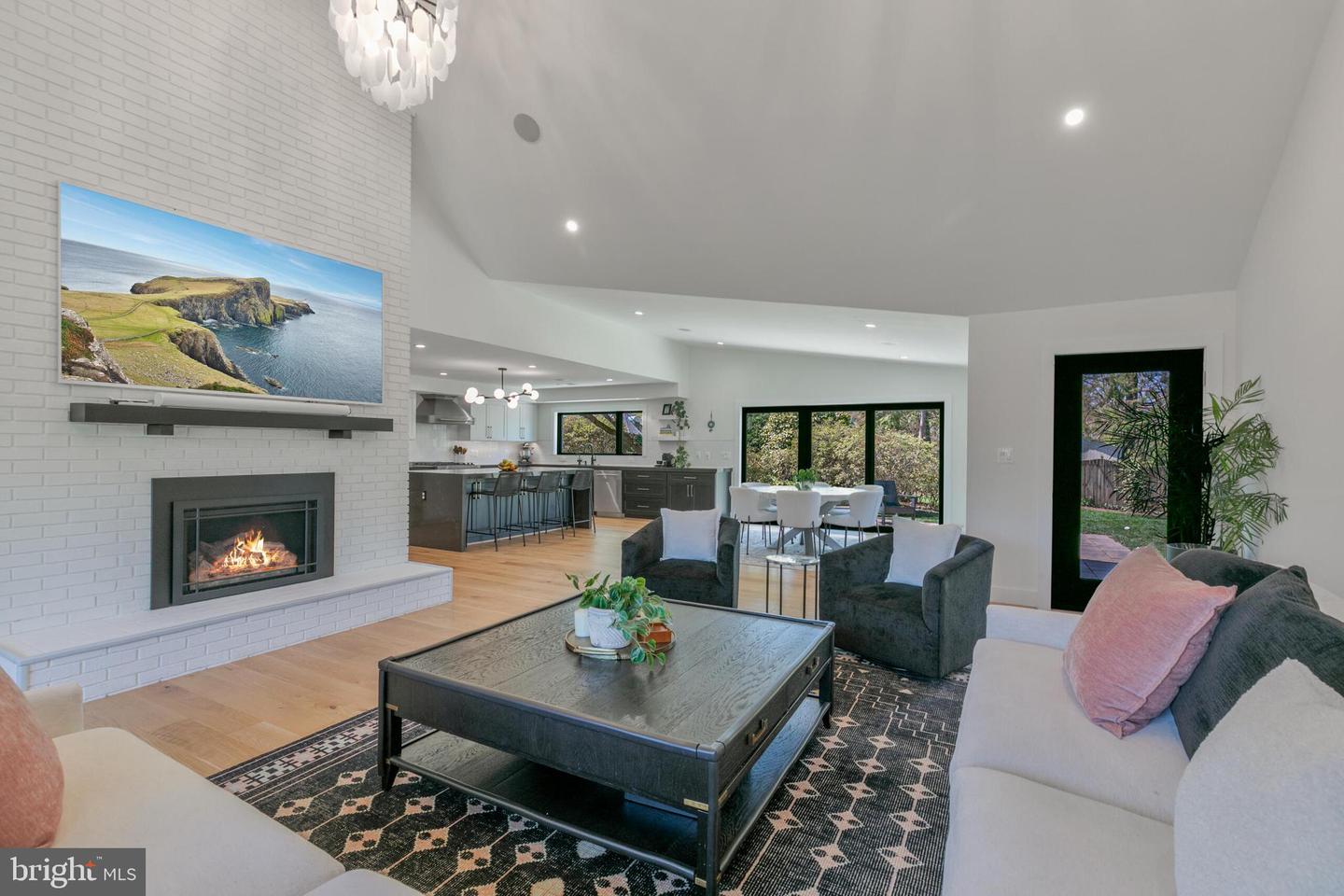 1204 POTOMAC SCHOOL RD, MCLEAN, Virginia 22101, 5 Bedrooms Bedrooms, 9 Rooms Rooms,3 BathroomsBathrooms,Residential,For sale,1204 POTOMAC SCHOOL RD,VAFX2293896 MLS # VAFX2293896