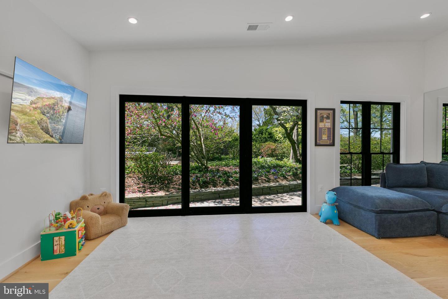 1204 POTOMAC SCHOOL RD, MCLEAN, Virginia 22101, 5 Bedrooms Bedrooms, 9 Rooms Rooms,3 BathroomsBathrooms,Residential,For sale,1204 POTOMAC SCHOOL RD,VAFX2293896 MLS # VAFX2293896