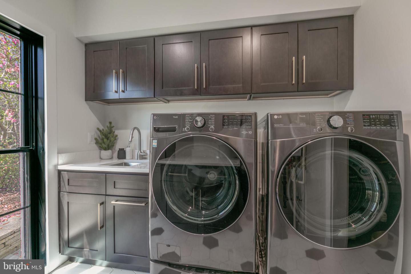 1204 POTOMAC SCHOOL RD, MCLEAN, Virginia 22101, 5 Bedrooms Bedrooms, 9 Rooms Rooms,3 BathroomsBathrooms,Residential,For sale,1204 POTOMAC SCHOOL RD,VAFX2293896 MLS # VAFX2293896