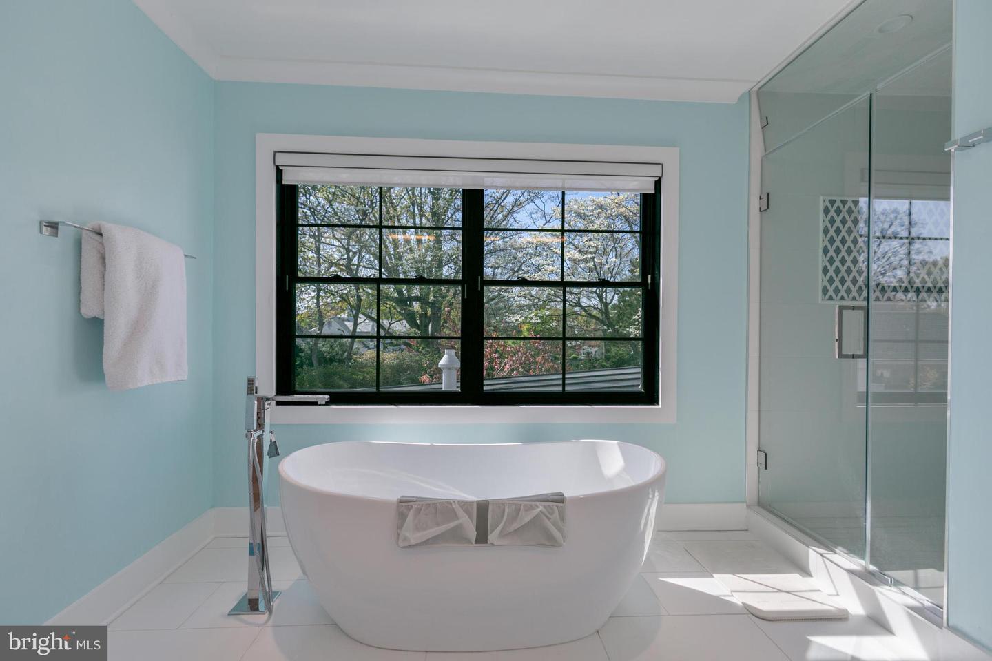 1204 POTOMAC SCHOOL RD, MCLEAN, Virginia 22101, 5 Bedrooms Bedrooms, 9 Rooms Rooms,3 BathroomsBathrooms,Residential,For sale,1204 POTOMAC SCHOOL RD,VAFX2293896 MLS # VAFX2293896