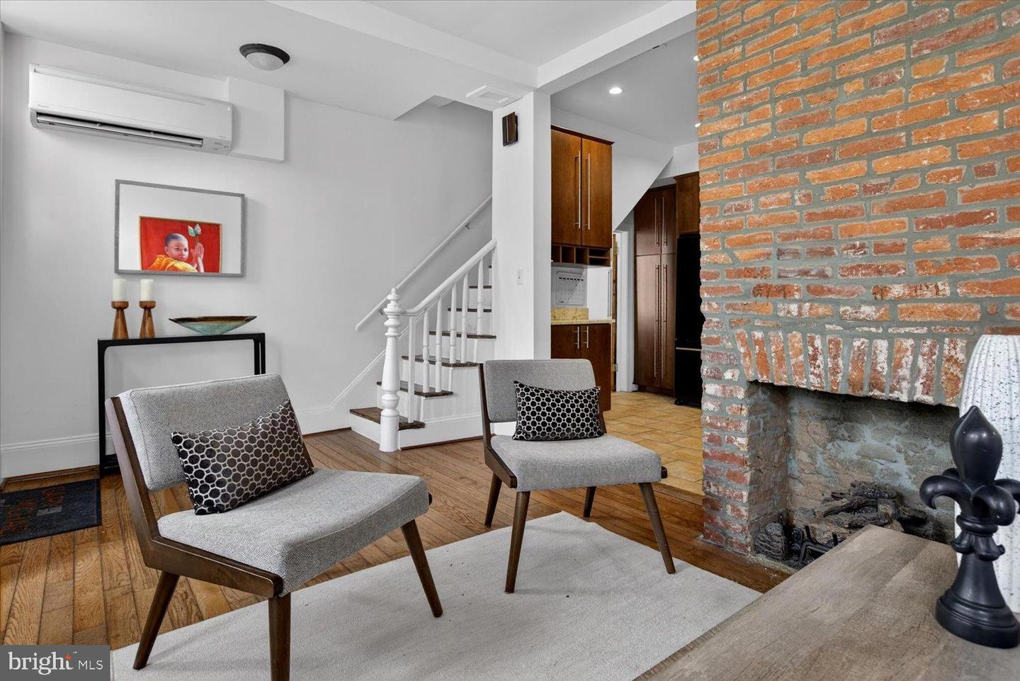 911 INDEPENDENCE AVE SE, WASHINGTON, District Of Columbia 20003, 3 Bedrooms Bedrooms, 5 Rooms Rooms,2 BathroomsBathrooms,Residential,For sale,911 INDEPENDENCE AVE SE,DCDC2248816 MLS # DCDC2248816