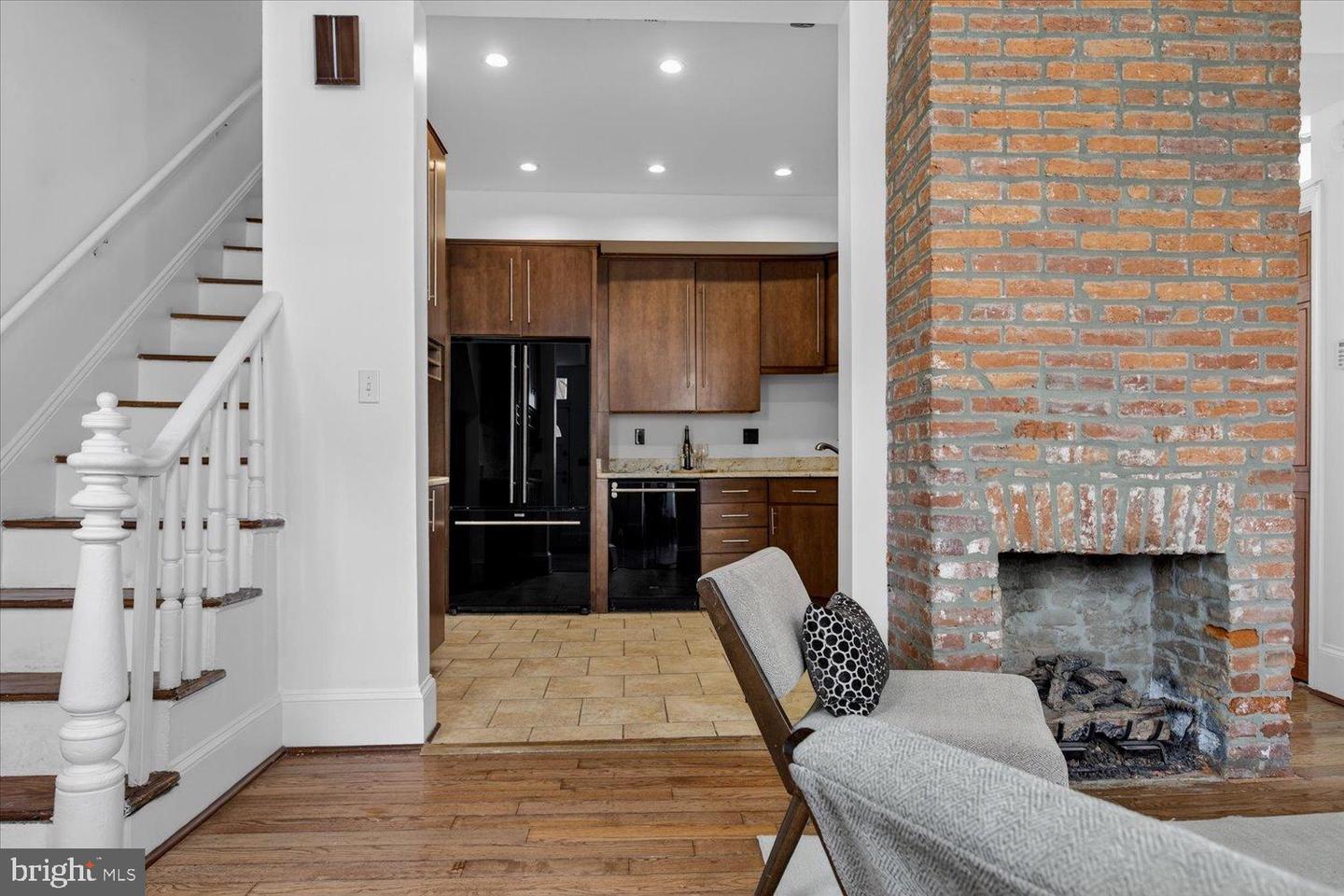 911 INDEPENDENCE AVE SE, WASHINGTON, District Of Columbia 20003, 3 Bedrooms Bedrooms, 5 Rooms Rooms,2 BathroomsBathrooms,Residential,For sale,911 INDEPENDENCE AVE SE,DCDC2248816 MLS # DCDC2248816