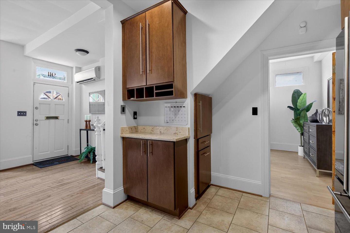 911 INDEPENDENCE AVE SE, WASHINGTON, District Of Columbia 20003, 3 Bedrooms Bedrooms, 5 Rooms Rooms,2 BathroomsBathrooms,Residential,For sale,911 INDEPENDENCE AVE SE,DCDC2248816 MLS # DCDC2248816