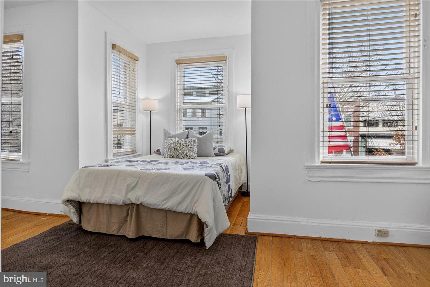 911 INDEPENDENCE AVE SE, WASHINGTON, District Of Columbia 20003, 3 Bedrooms Bedrooms, 5 Rooms Rooms,2 BathroomsBathrooms,Residential,For sale,911 INDEPENDENCE AVE SE,DCDC2248816 MLS # DCDC2248816