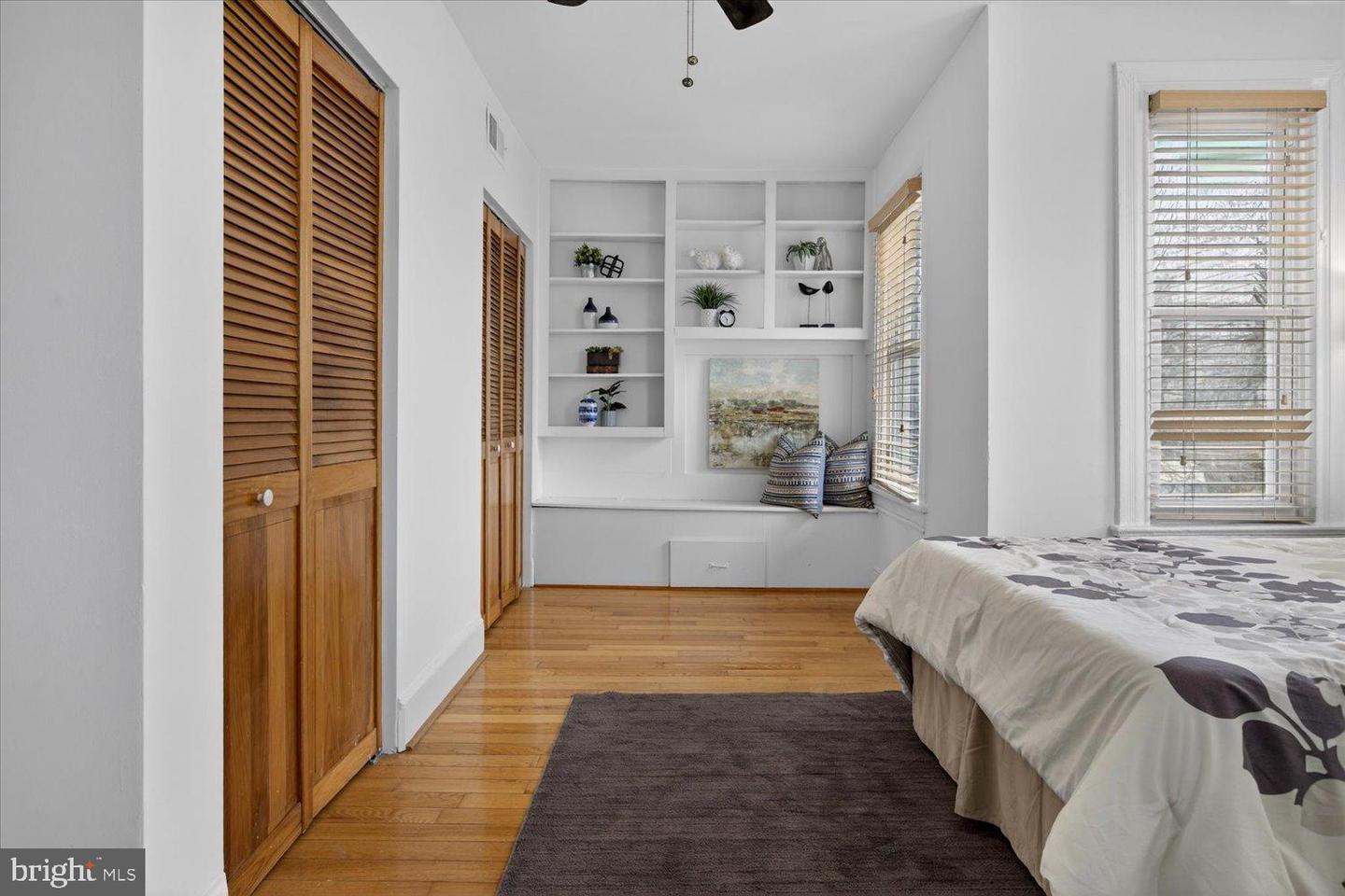 911 INDEPENDENCE AVE SE, WASHINGTON, District Of Columbia 20003, 3 Bedrooms Bedrooms, 5 Rooms Rooms,2 BathroomsBathrooms,Residential,For sale,911 INDEPENDENCE AVE SE,DCDC2248816 MLS # DCDC2248816