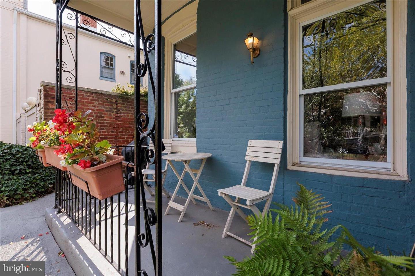 911 INDEPENDENCE AVE SE, WASHINGTON, District Of Columbia 20003, 3 Bedrooms Bedrooms, 5 Rooms Rooms,2 BathroomsBathrooms,Residential,For sale,911 INDEPENDENCE AVE SE,DCDC2248816 MLS # DCDC2248816