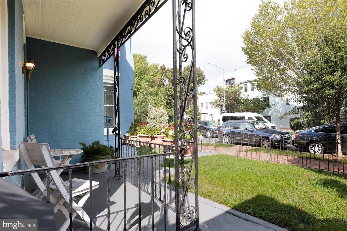 911 INDEPENDENCE AVE SE, WASHINGTON, District Of Columbia 20003, 3 Bedrooms Bedrooms, 5 Rooms Rooms,2 BathroomsBathrooms,Residential,For sale,911 INDEPENDENCE AVE SE,DCDC2248816 MLS # DCDC2248816