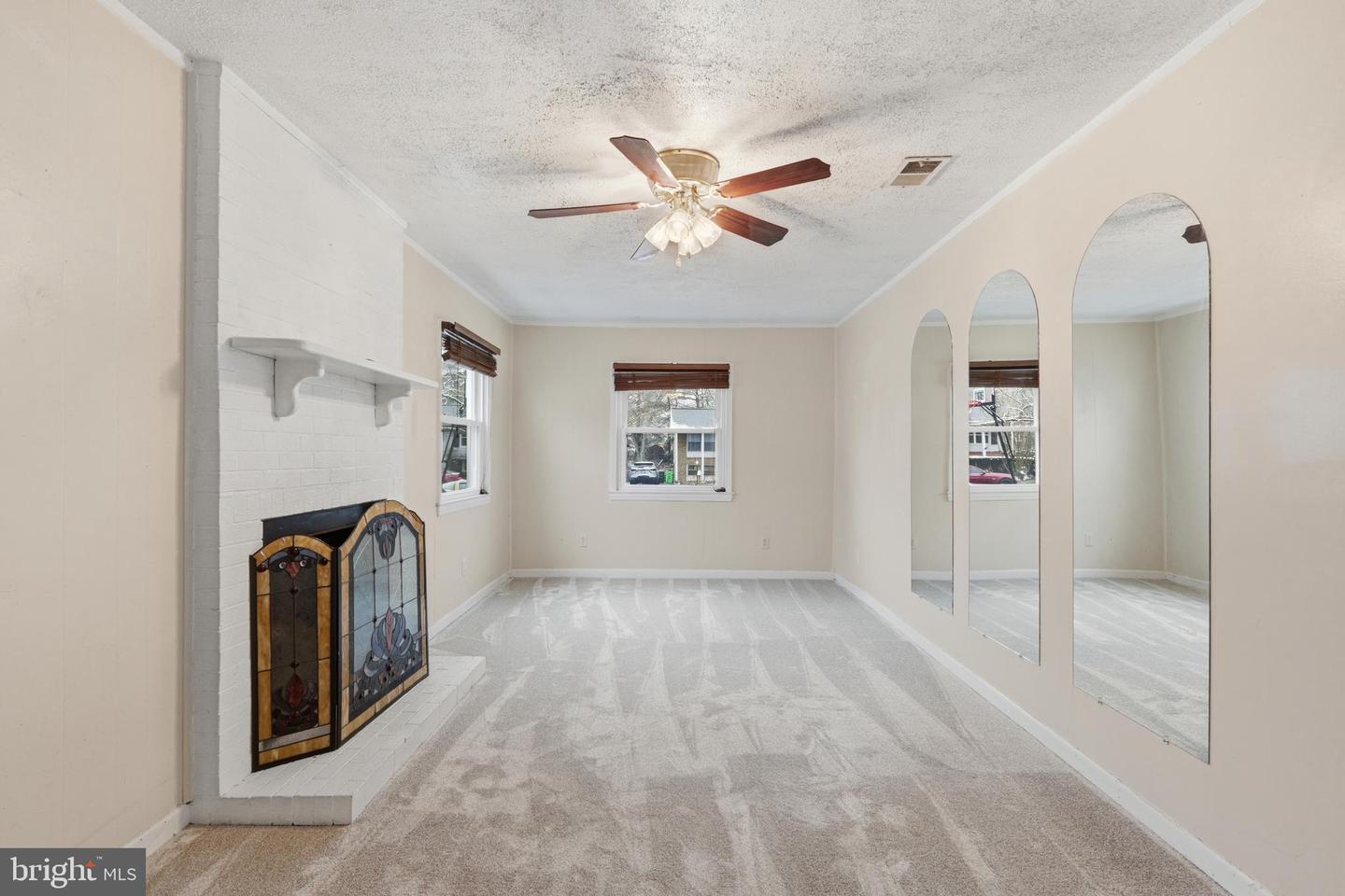 112 N KENNEDY RD, STERLING, Virginia 20164, 4 Bedrooms Bedrooms, 11 Rooms Rooms,2 BathroomsBathrooms,Residential,For sale,112 N KENNEDY RD,VALO2117358 MLS # VALO2117358