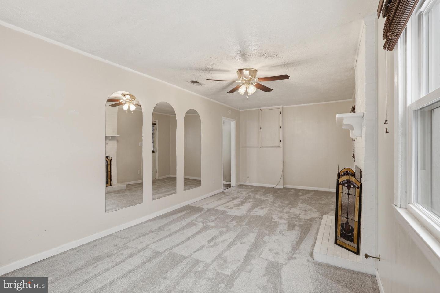 112 N KENNEDY RD, STERLING, Virginia 20164, 4 Bedrooms Bedrooms, 11 Rooms Rooms,2 BathroomsBathrooms,Residential,For sale,112 N KENNEDY RD,VALO2117358 MLS # VALO2117358