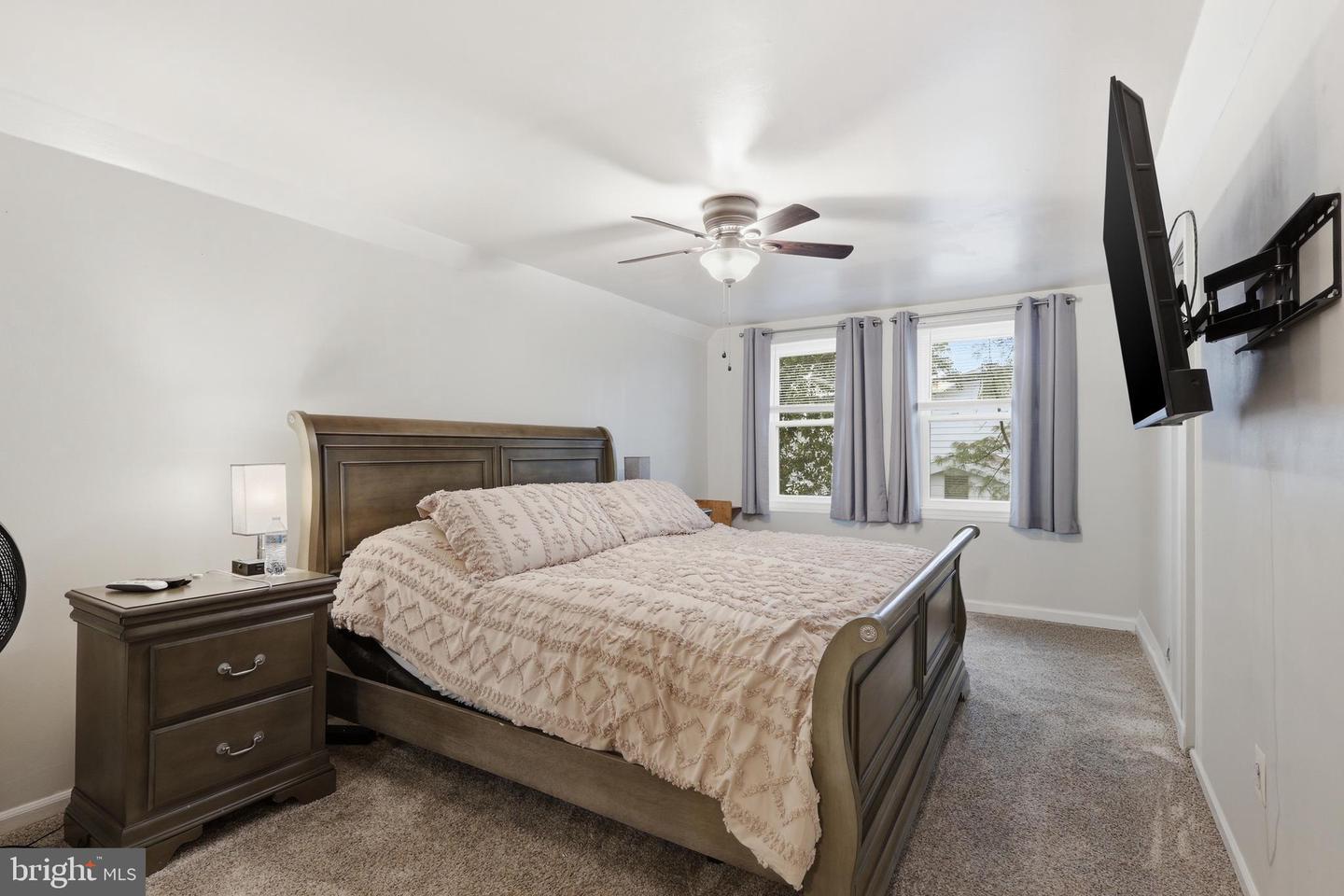 112 N KENNEDY RD, STERLING, Virginia 20164, 4 Bedrooms Bedrooms, 11 Rooms Rooms,2 BathroomsBathrooms,Residential,For sale,112 N KENNEDY RD,VALO2117358 MLS # VALO2117358