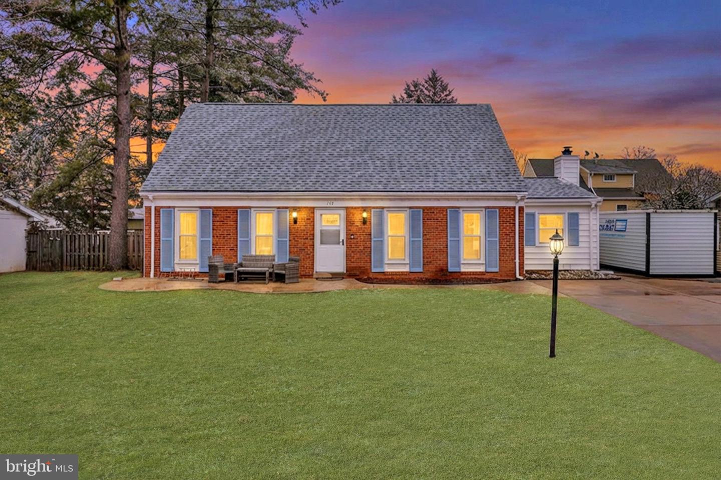 112 N KENNEDY RD, STERLING, Virginia 20164, 4 Bedrooms Bedrooms, 11 Rooms Rooms,2 BathroomsBathrooms,Residential,For sale,112 N KENNEDY RD,VALO2117358 MLS # VALO2117358