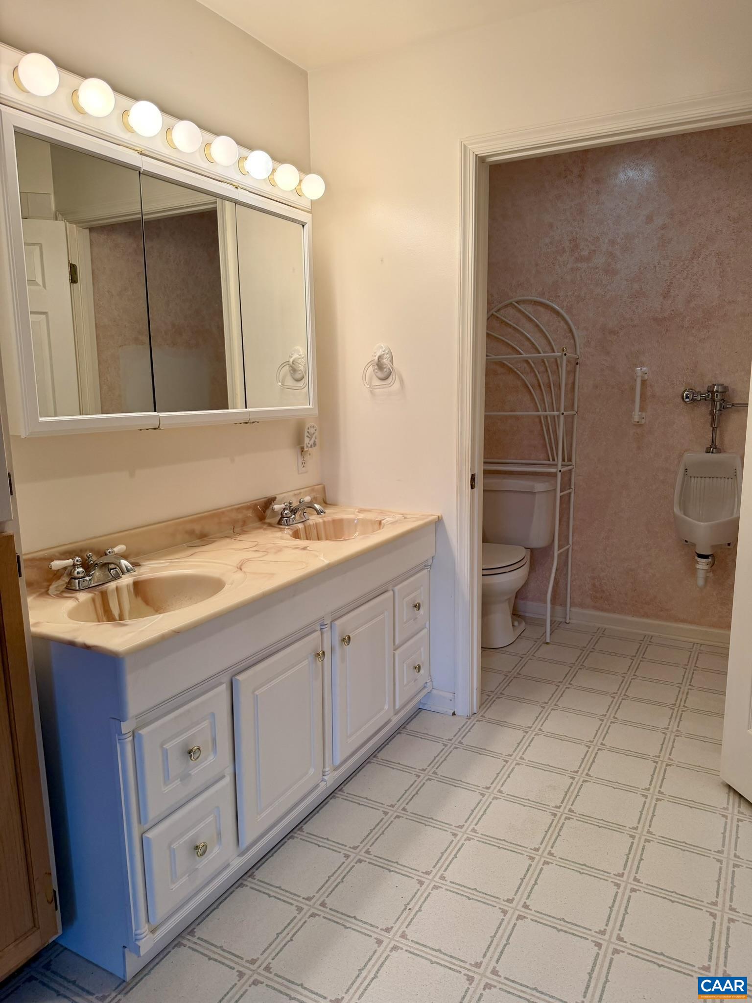 670 BABER LN, SCOTTSVILLE, Virginia 24590, 3 Bedrooms Bedrooms, ,4 BathroomsBathrooms,Residential,670 BABER LN,674011 MLS # 674011